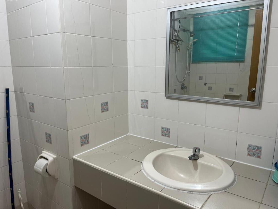 My Daily Homestay - Miri Times Square Стая снимка